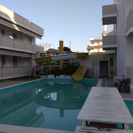 Claudia Residence Alba Adriatica Bagian luar foto